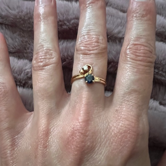 14k Yellow Gold, Dark Blue Round Sapphire, & Round Diamond, Ring, Size 6. - Picture 7 of 12